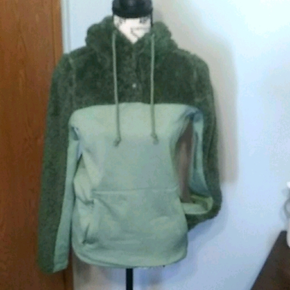 NWT Life Integrity Earth / Pullover Hoodie SIZE SM